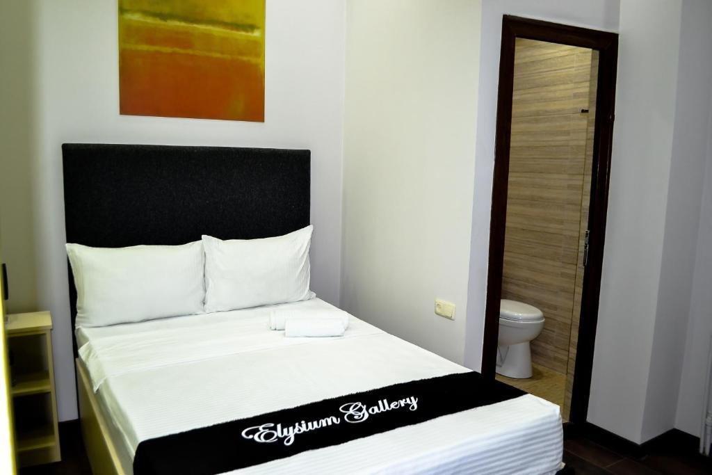 יירבאן Elysium Gallery Hotel מראה חיצוני תמונה